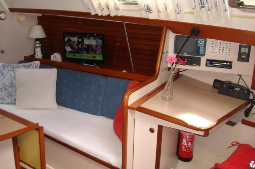 Live A Nautical-Sport Experience Hotel Las Palmas de Gran Canaria Botel